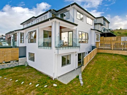36 Golden Morning Drive, Albany Heights