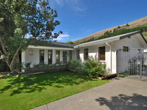 27 Sumnervale Drive, Sumner