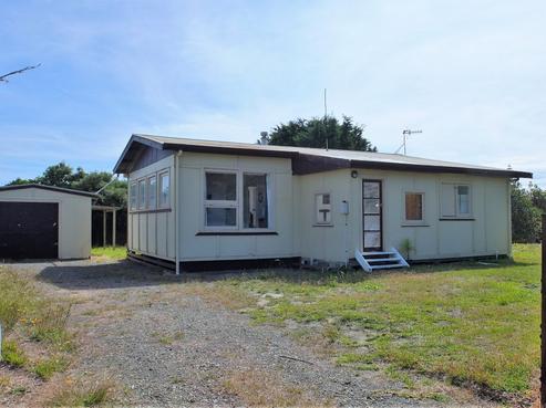 2 Muritai Grove, Himatangi Beach