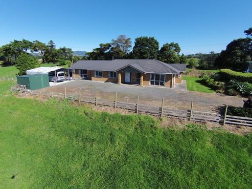 158 Old School Road, Maungakaramea