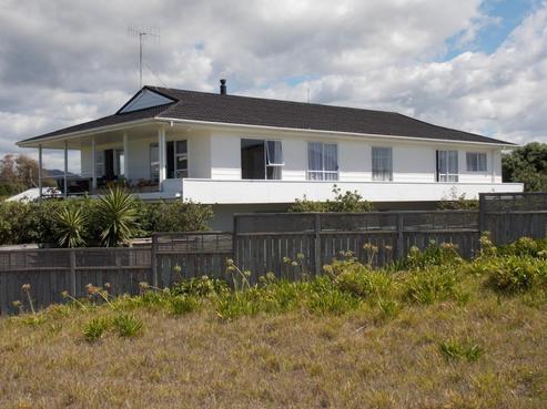 12 Logan Nicks Place, Oakura Coast
