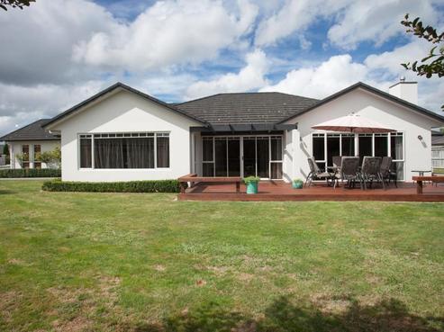 8 Daniel Crescent, Cambridge
