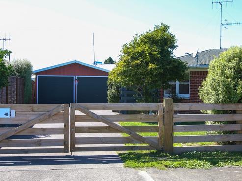 914 Nelson Street North, Mahora