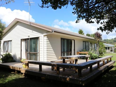5 The Crows Nest, Cooks Beach
