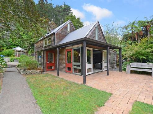 111 Pinehaven Road, Pinehaven