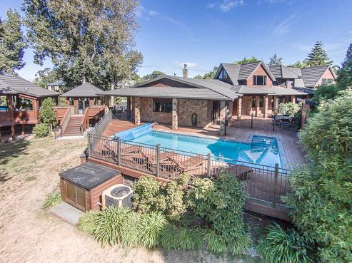 25 Ruru Road, Otaihanga