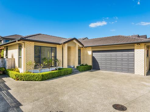 8 Spring Valley Place, Oteha