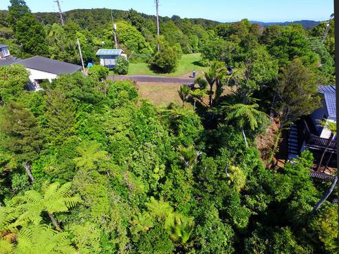 481 Scenic Drive, Waiatarua