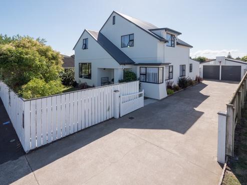 22 Surrey Street, Hawera
