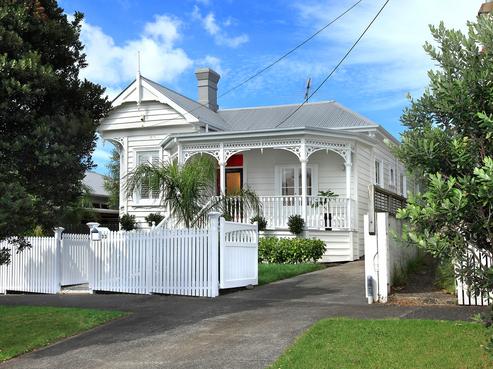 33 Mountain View Road, Morningside