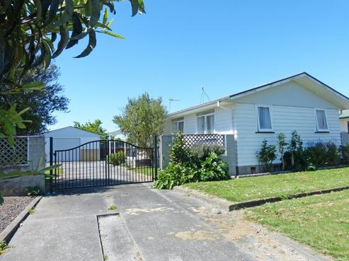 13 Henley Crescent, Pirimai