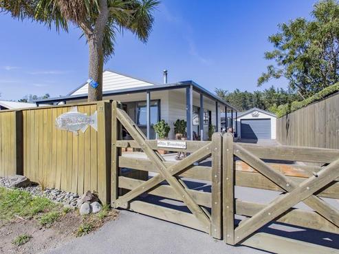 17 Broadway Avenue, Waikuku Beach