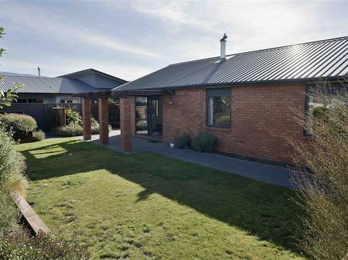 110 Barry Avenue, Cromwell