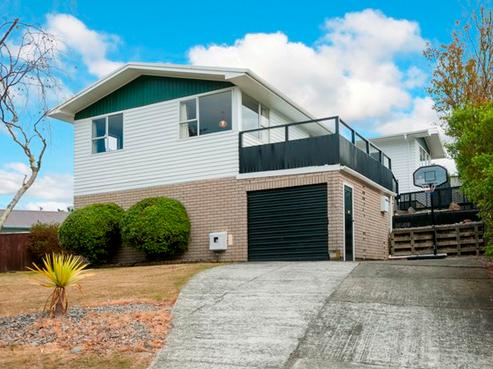 18 Robson Street, Stokes Valley