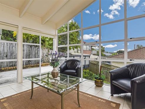 16 Unsworth Drive, Unsworth Heights