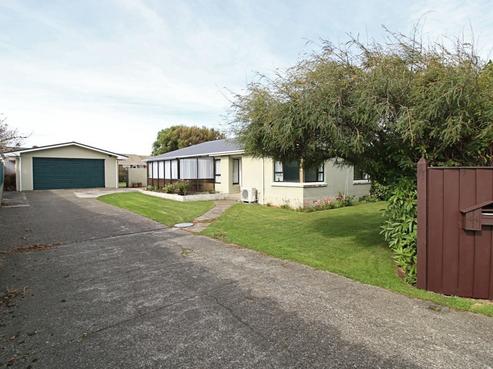 44 Saturn Street, Strathern