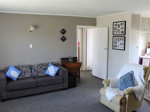 4 Clarence Cox Crescent, Pirimai
