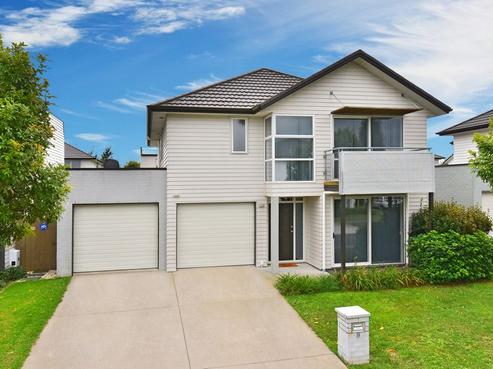 8 Phar Lap Crescent, Takanini