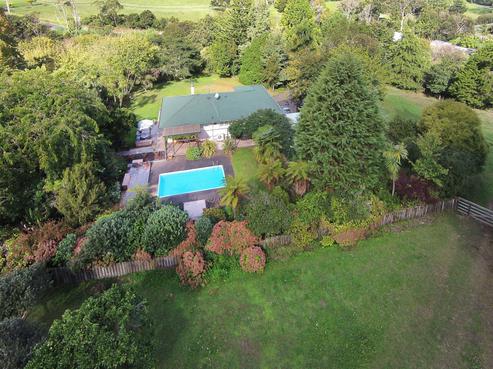 6 Mill Flat Road, Riverhead