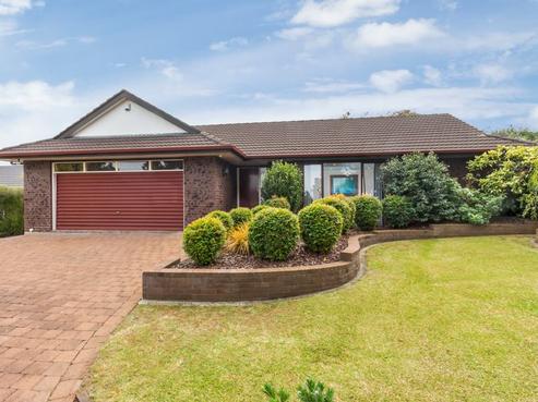 3 Parramatta Place, Botany Downs