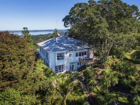 15 Rangiwai Road, Titirangi