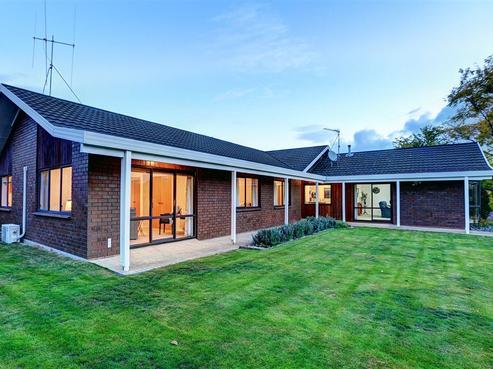 87 Harrowfield Drive, Harrowfield