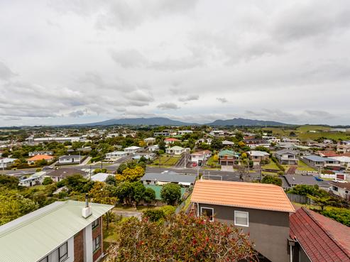 2 Crownhill Street, Spotswood