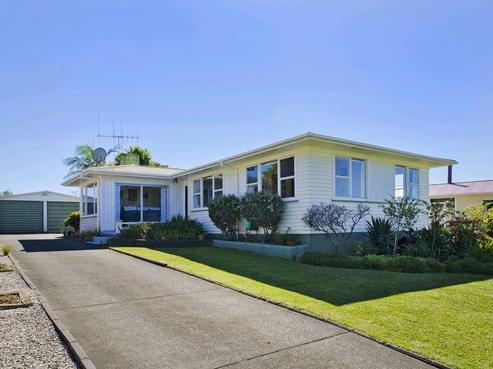 16 Manapouri Street, Tikipunga