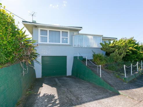 2 Ranfurly Street, Waitara