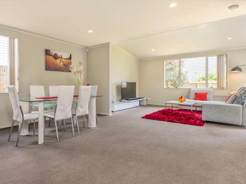 6 Ritchie Crescent, Takanini