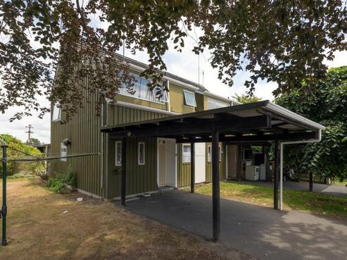 10/100 Lake Road, Koutu