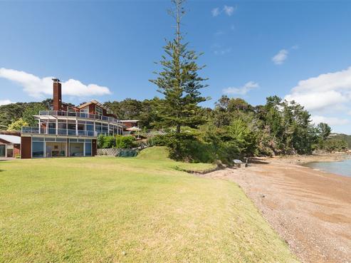 32 Okiato Road, Russell