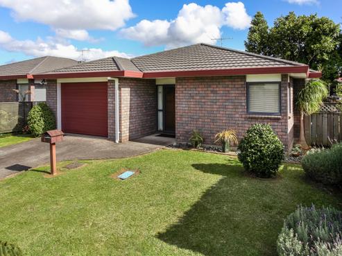 2/4 Coronation Avenue, Pukekohe