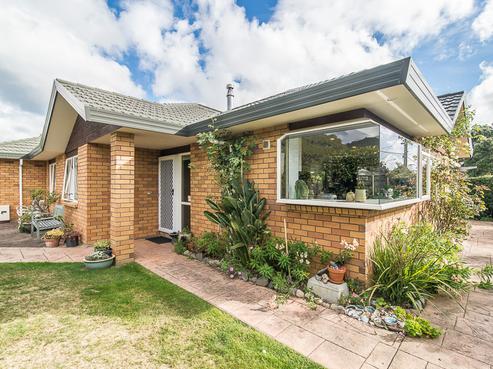 8 Kaikomako Road, Waikanae