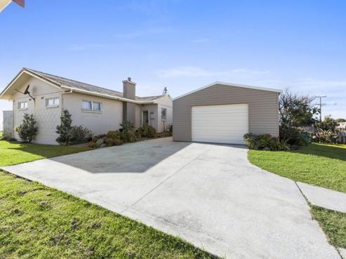 387 Pukehina Parade, Pukehina