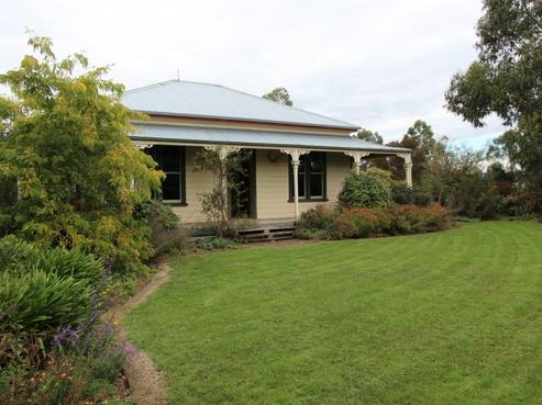 23 Lake Street, Takapau