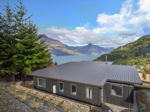 15 Mackinnon Terrace, Fernhill/Sunshine Bay