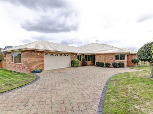 7 Edenpark Drive, Rototuna North