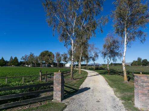 223 Paki Paki Road, Longlands