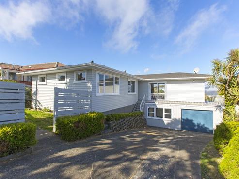 246 Dowse Drive, Maungaraki