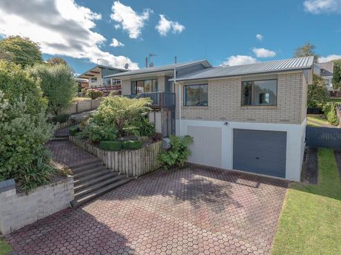 84 Fairview Street, Chartwell