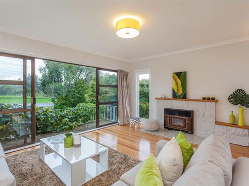 542 West Coast Road, Oratia