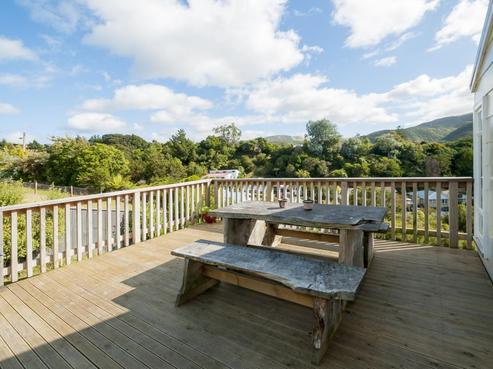 10 Clapham Grove, Stokes Valley