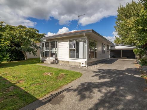 32 Memphis Grove, Totara Park
