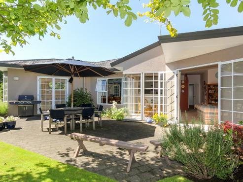 6 Kinross Drive, Merrilands
