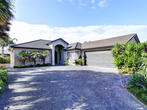 32 Grace Avenue, Rototuna North