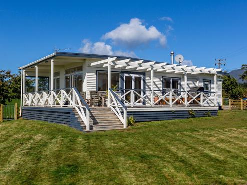 699 Plymouth Road, Oakura