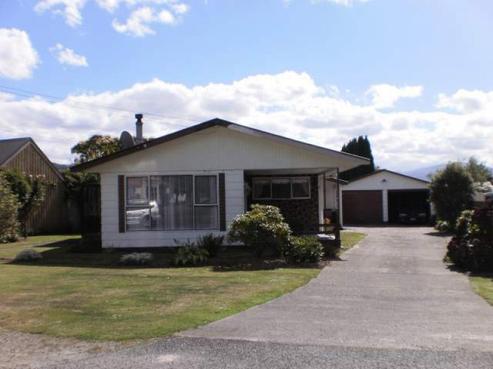 2 Lucas Street, Reefton