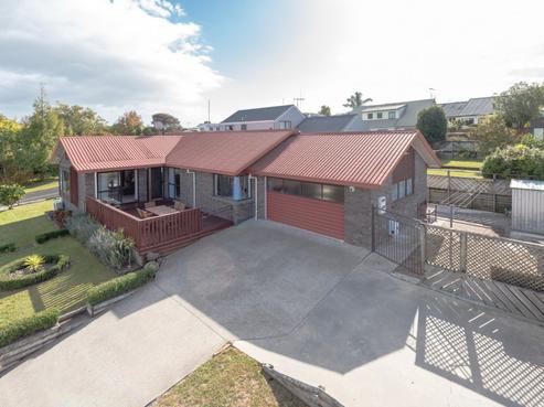 65 Lansdowne Crescent, Glenview