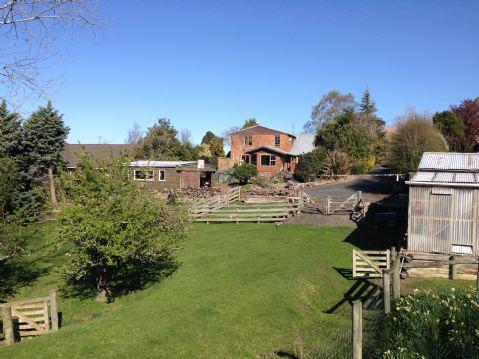 20 Saddle Hill Road, Fairfield